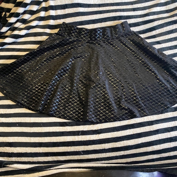 Killstar Black Sea Skater Skirt - Picture 2 of 5